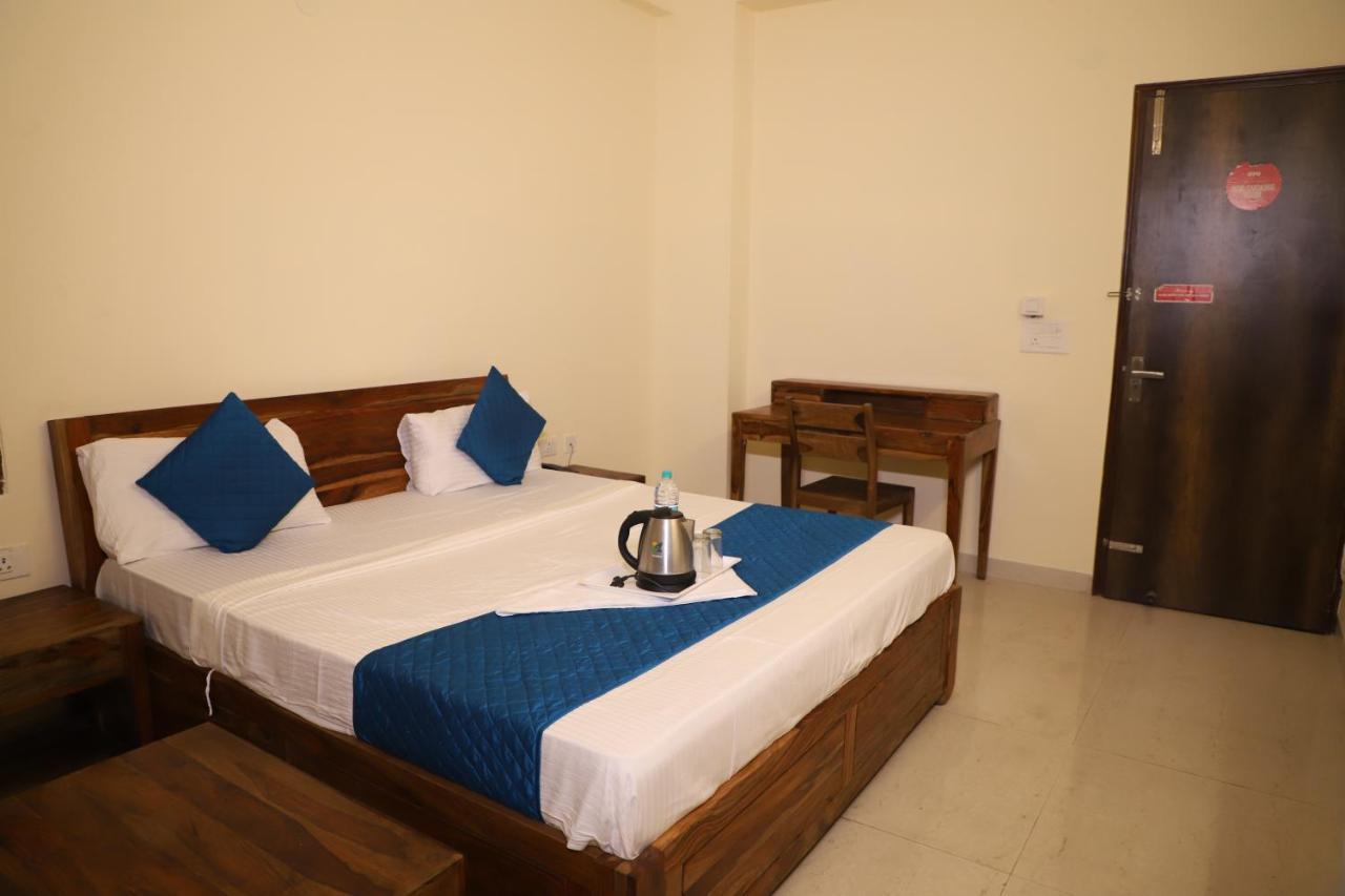 Hotel The York Noida Extérieur photo