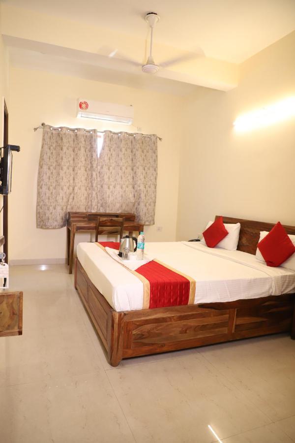 Hotel The York Noida Extérieur photo