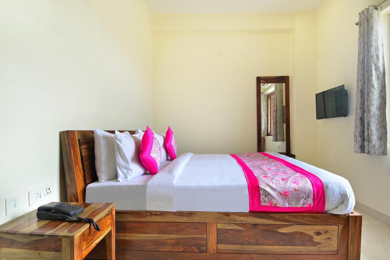 Hotel The York Noida Extérieur photo